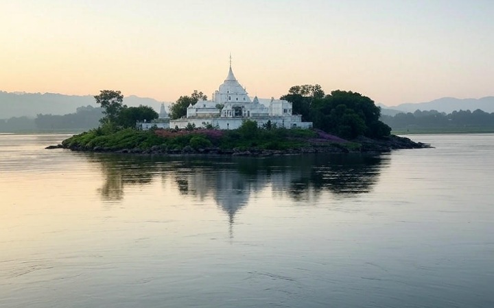 उमानंद मंदिर : ब्रह्मपुत्र नदी के बीच बसा आध्यात्मिक और प्राकृतिक चमत्कार