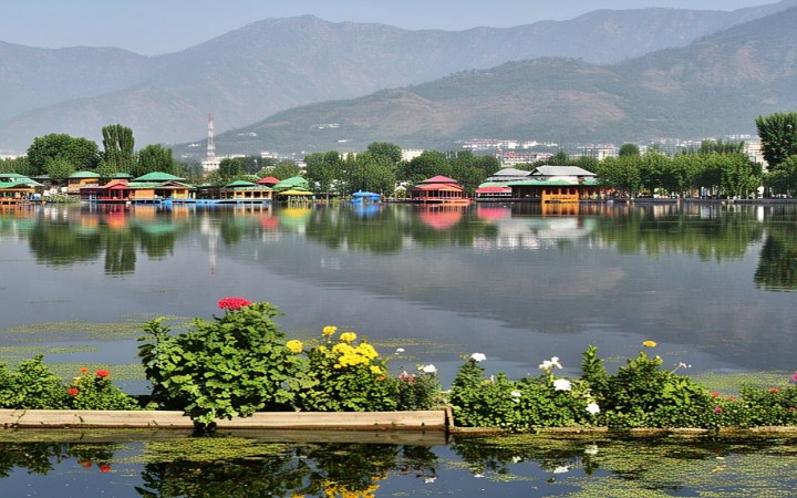 Srinagar : खूबसूरत वादियों के बीच बसा कश्मीर घाटी का दिल